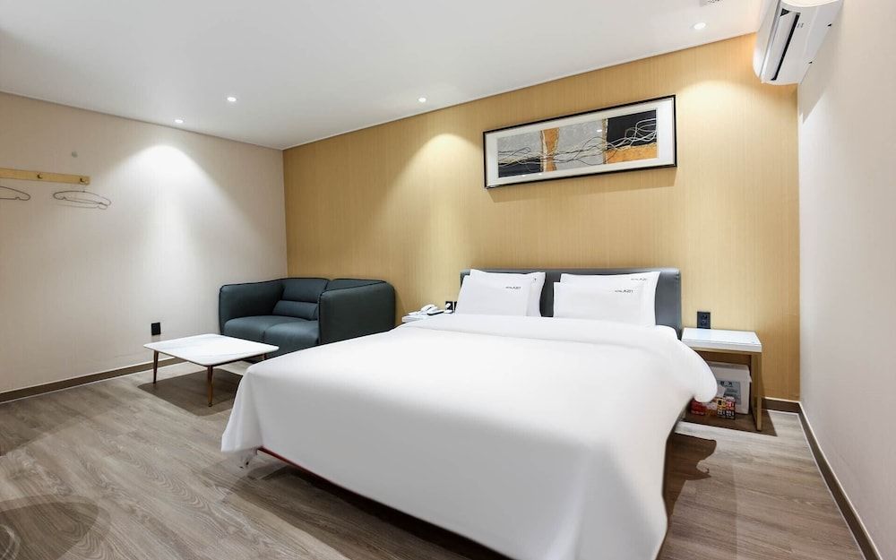 Hotel Azit - Sinsigaji Deluxe Double Room, Private Bathroom, City View 6