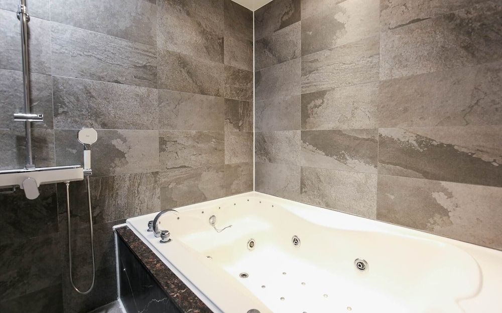 Hotel Azit - Sinsigaji Premium Double Room, Private Bathroom, City View 23