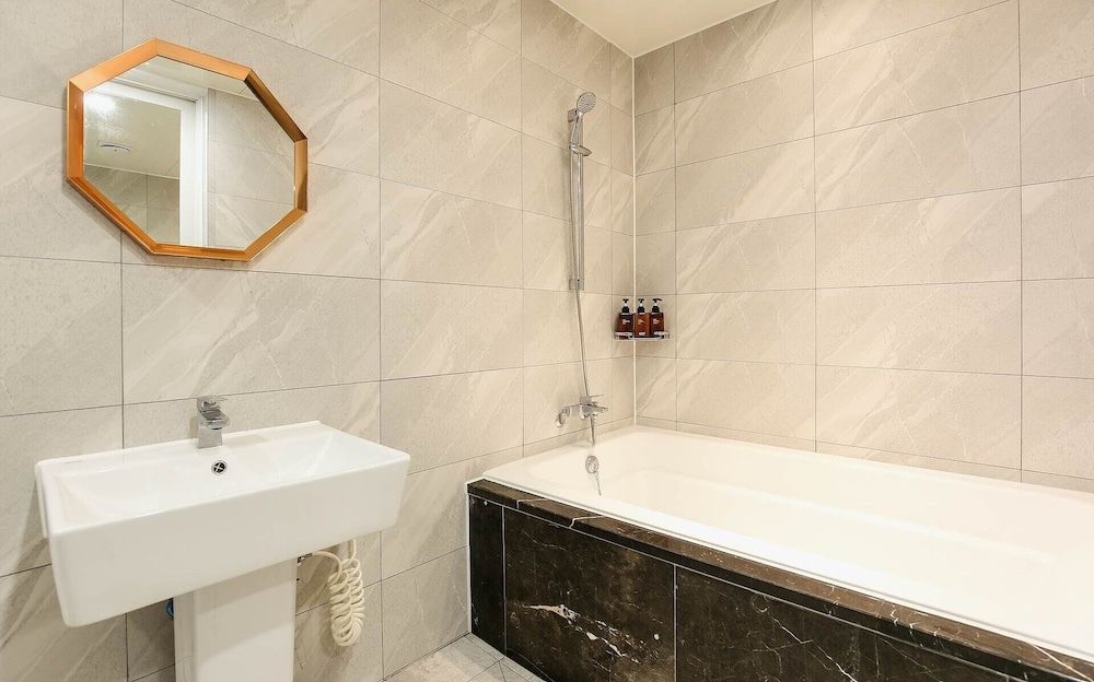 Hotel Azit - Sinsigaji Deluxe Double Room, Private Bathroom, City View 17