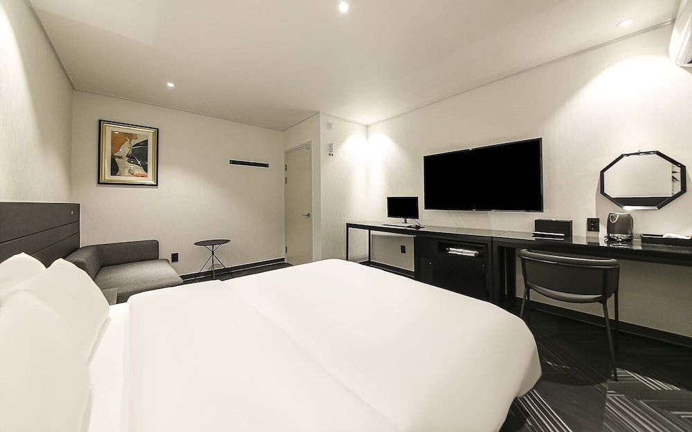 Hotel Azit - Sinsigaji Deluxe Double Room, Private Bathroom, City View 2