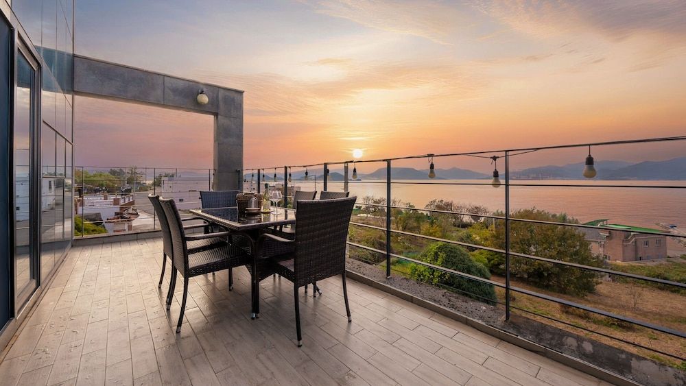 Geoje Ahat Spa Pension Basic Room, 1 Bedroom (Room 302) 3