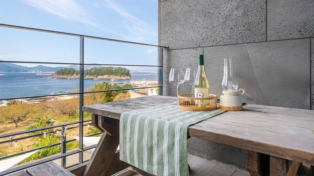 Geoje Ahat Spa Pension Basic Room, 1 Bedroom (Room 203) 4