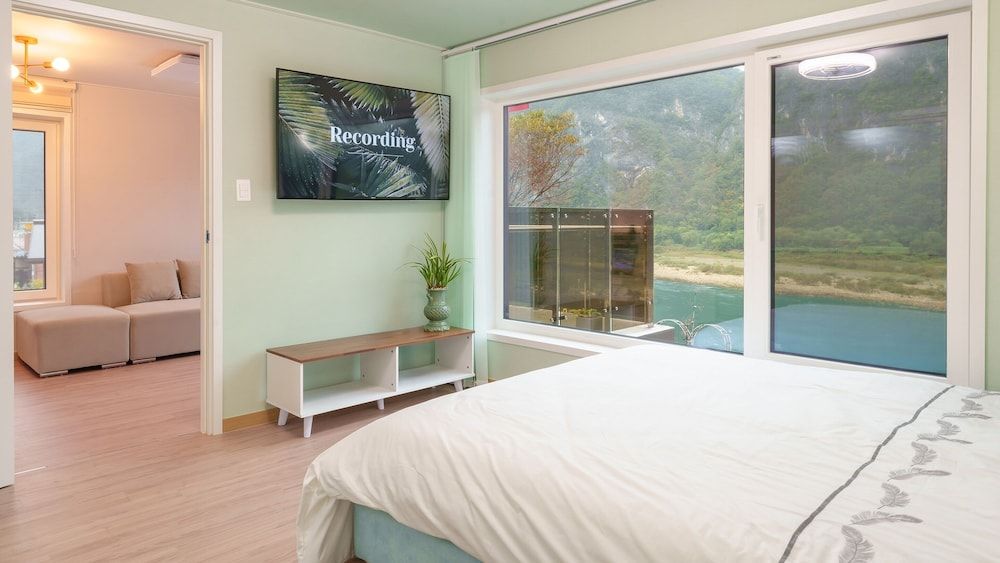 Danyang Greennarae Dokche Poolvilla Pens Basic Room, 2 Bedrooms (Riverview Pool Villa (BBQ, Spa, 2BR)) 10