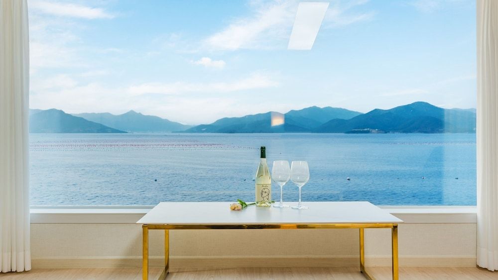 Geoje Daol Pool Villa Pension Basic Room, 1 Bedroom (Room 102) 5