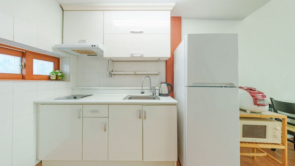 Taean Norabureo Pet Pension Basic Room, 1 Bedroom (pink 202) 3