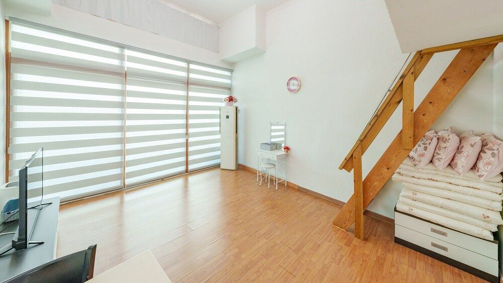 Taean Norabureo Pet Pension Basic Room, 1 Bedroom (pink 202) 6
