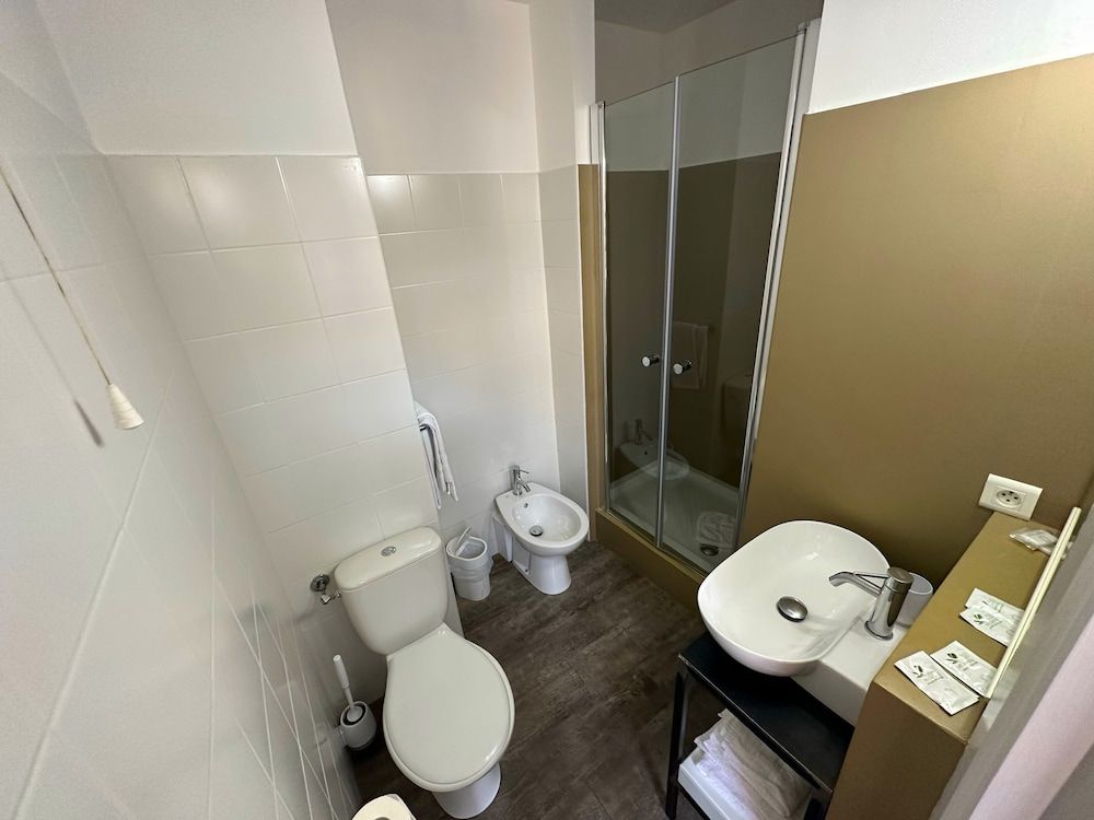 Azur Hotel Comfort Double Room 8