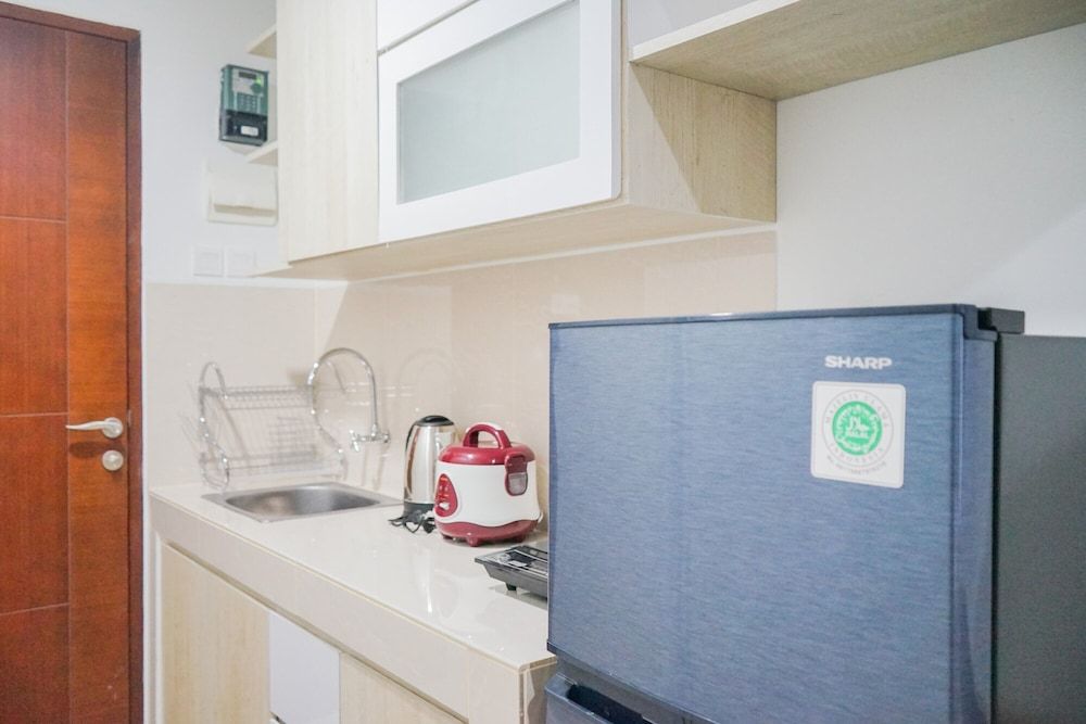 Cozy and Comfy Studio Springwood Apartment Room 8