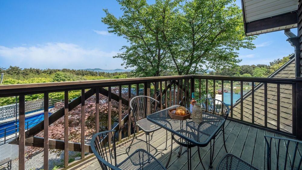 Yeongheungdo Porto Pension Basic Room, 1 Bedroom (Lavender) 4