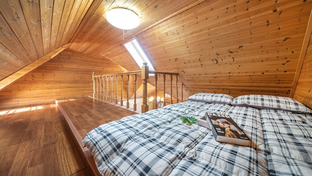 Yeongheungdo Porto Pension Basic Room, 1 Bedroom (saffron)