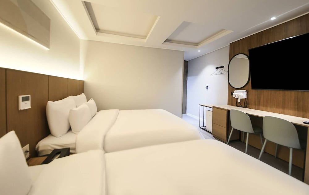 Jeonju Hotel Twosome Stay Seosin Deluxe Twin, Non-Smoking, OTT Available 2