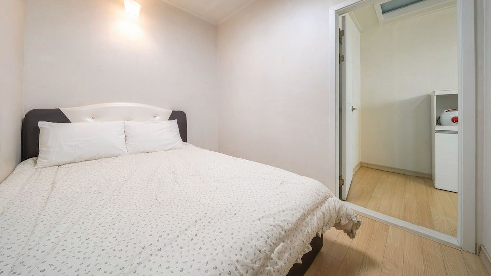 Pocheo Welcome Paw and Meow Pet Pension Basic Room, 1 Bedroom (Cottage No.1) 2