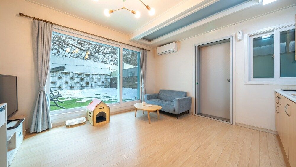 Pocheo Welcome Paw and Meow Pet Pension Basic Room, 1 Bedroom (Cottage No.2) 13