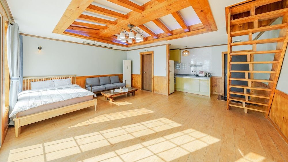 Geoje Come and Stay Pension Basic Room, 1 Bedroom (room 302(No Pet))