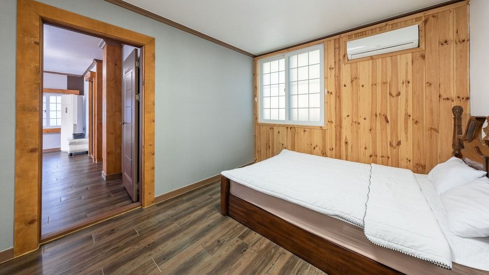 Geoje Come and Stay Pension Basic Room, 1 Bedroom (room 101(No Pet)) 2