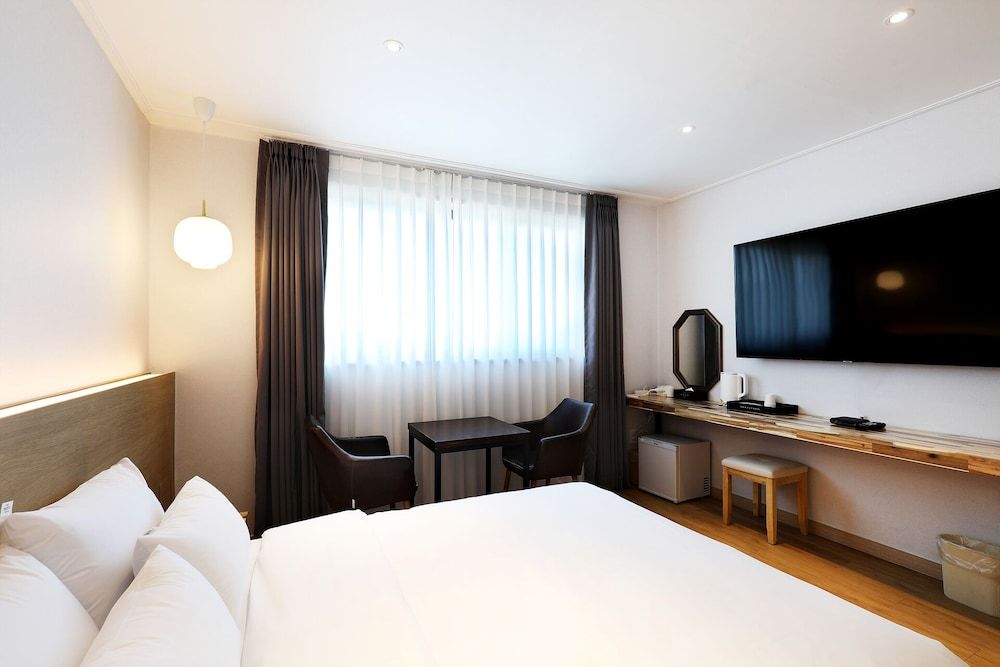 Incheon The Rest Hotel Standard Double Room 2