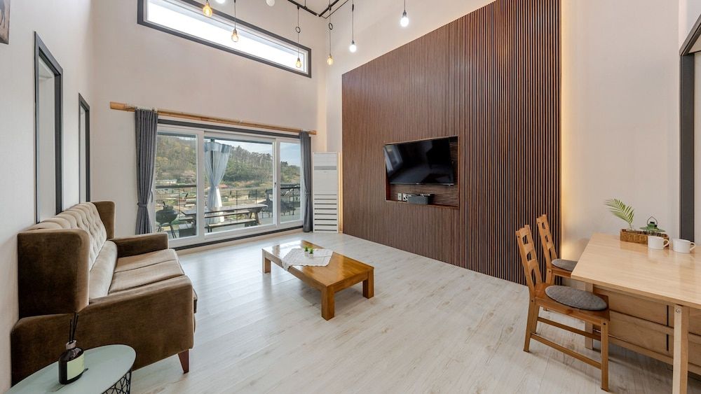 Yeonorang Park Pool Villa in Pohang Basic Room, 2 Bedrooms (Deluxe Type B (Pool Villa/BBQ)) 7