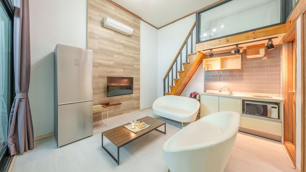 Yeosu Porrr Ocean View Pension Basic Room, 2 Bedrooms (Room 103) 11