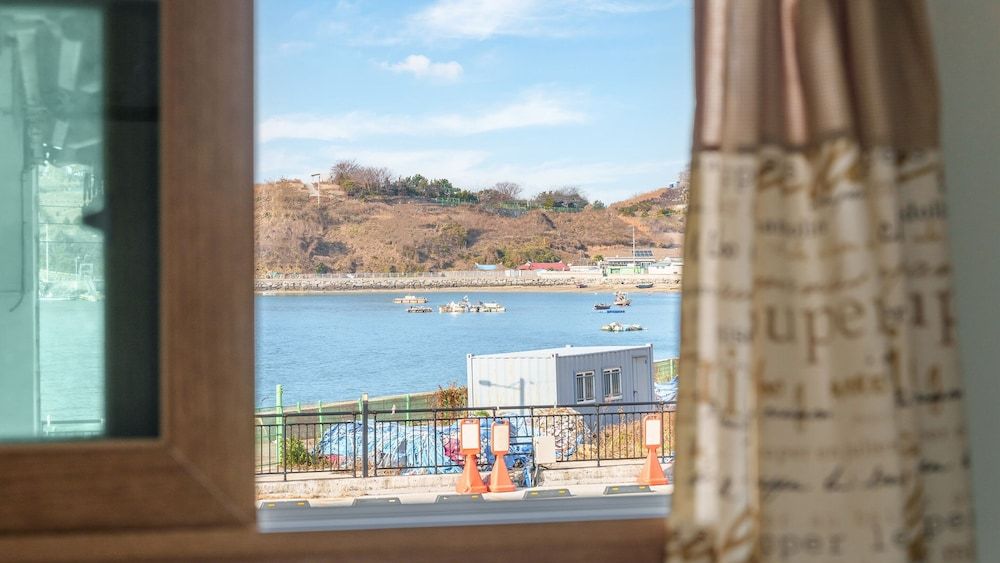 Yeosu Porrr Ocean View Pension Basic Room, 2 Bedrooms (Room 103) 6