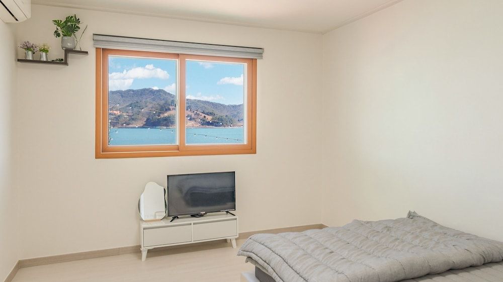 Namhae Bada Yanolja Pension Basic Room, 2 Bedrooms (103(Ocean View/BBQ/Weak Wall with104)) 7