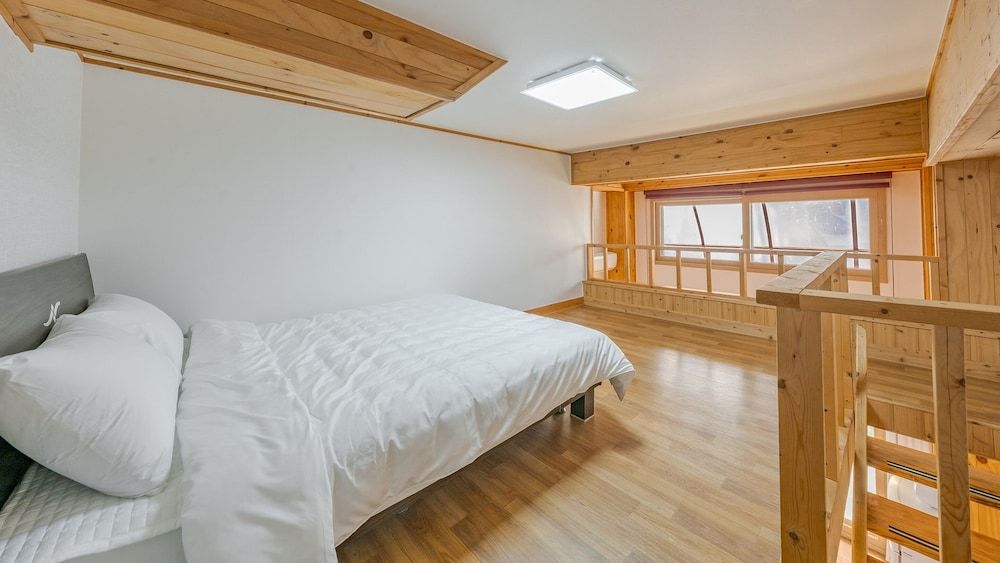 Yeongheungdo Rainbow Ocean View Pension Basic Room, 1 Bedroom (Room 103(Ocean View /BBQ /Terras))