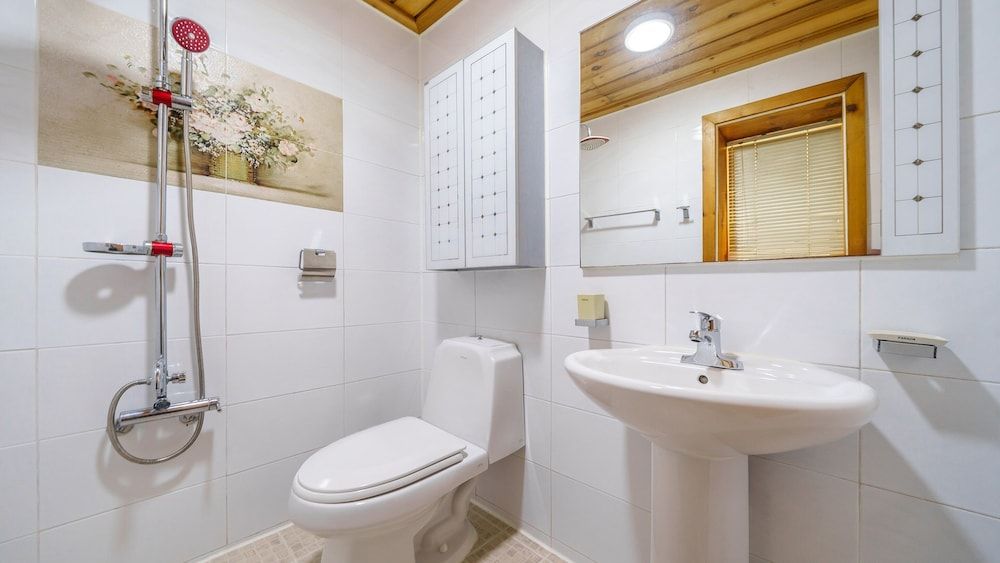 Daecheon Ocean Forest Pension Basic Room, 2 Bedrooms (Forest Room 101 (BBQ, Fireplace, OTT)) 4