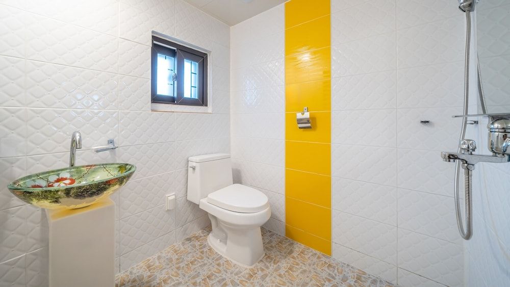 Yeongheungdo Blue Story Pension Basic Room, 1 Bedroom (Flower Room 201 (Spa/Ocean View)) 9