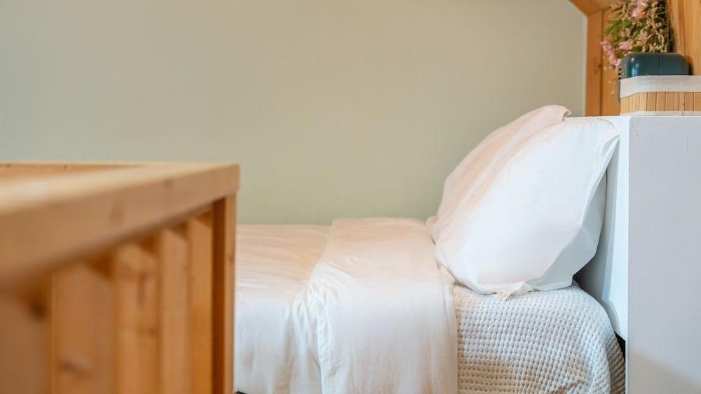 Yeongheungdo Blue Story Pension Basic Room, 1 Bedroom (Flower Room 201 (Spa/Ocean View)) 4