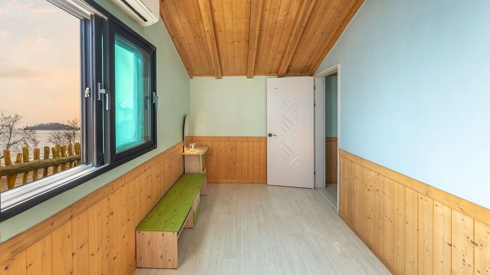 Yeongheungdo Blue Story Pension Basic Room, 3 Bedrooms (Whole House (Ocean View/Group)) 13