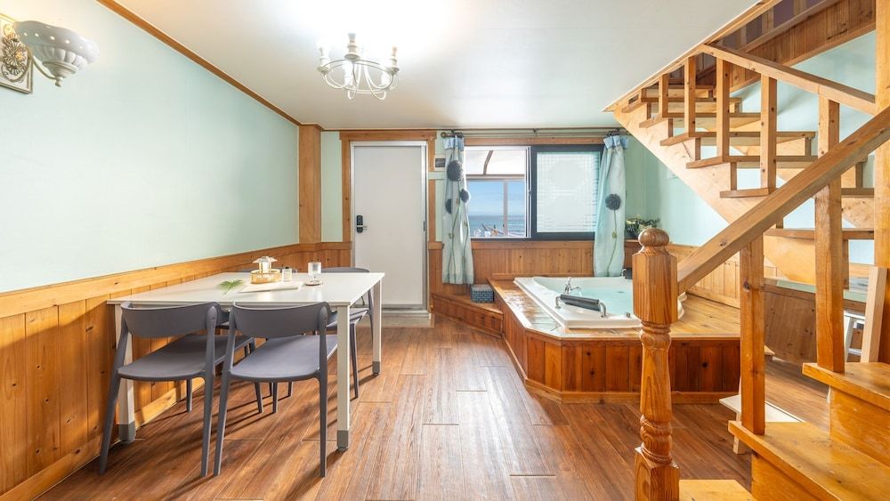 Yeongheungdo Blue Story Pension