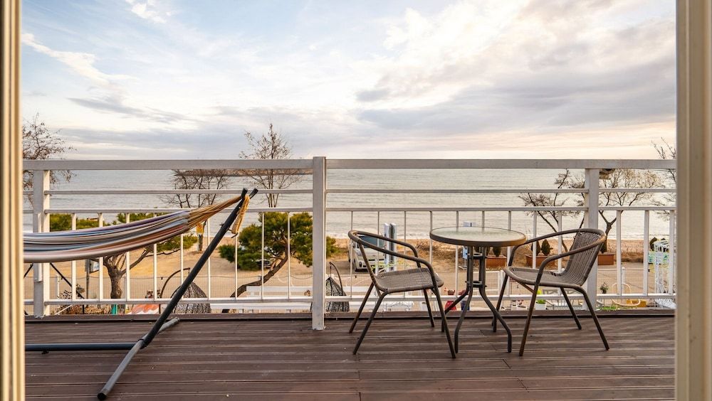 Yeongheungdo Blue Story Pension Basic Room, 1 Bedroom (Sky Room 203 (Spa/Ocean View)) 6