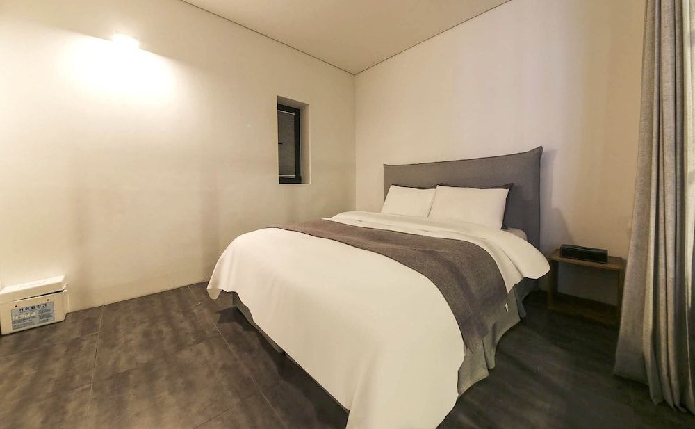 Ami Boutique Hotel Suite with Terrace 3