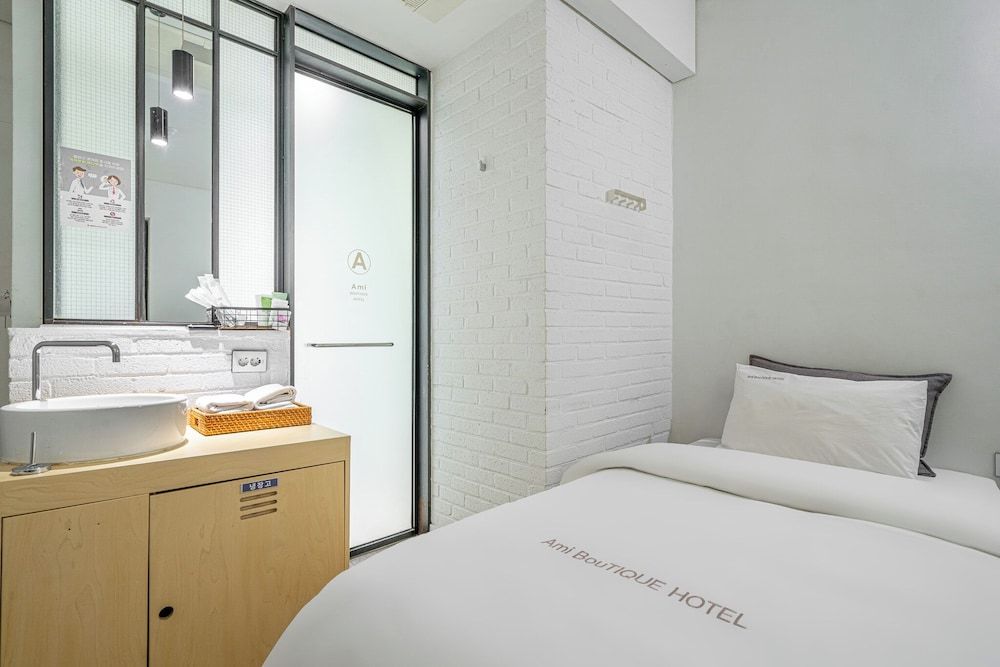 Ami Boutique Hotel Deluxe Twin 3