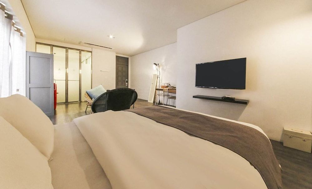 Ami Boutique Hotel Family Room with Terrace 9