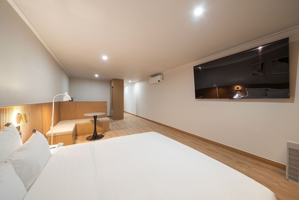 Cheonan H-Avenue Cheonan Buldang Suite Couple PC 13