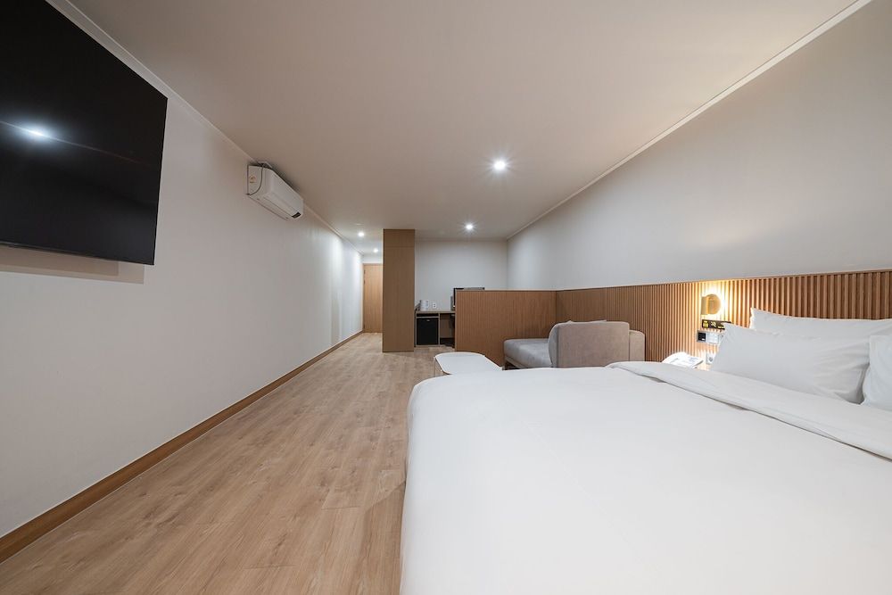 Cheonan H-Avenue Cheonan Buldang Suite 1PC