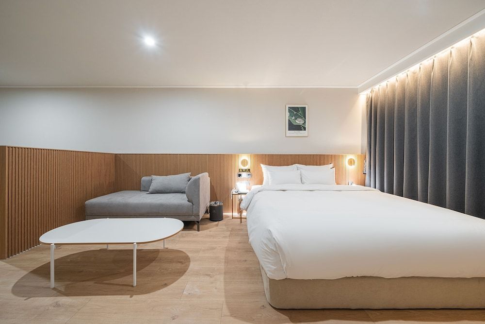 Cheonan H-Avenue Cheonan Buldang Suite 1PC 2