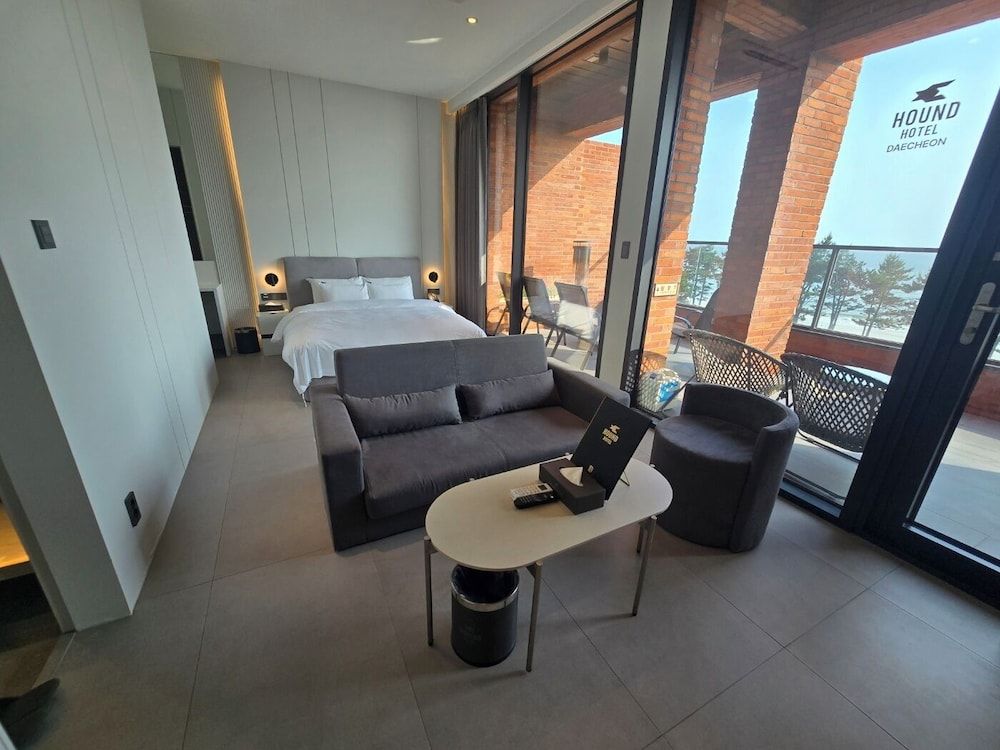 Hound Hotel Daecheon Beranda Suite Room 3