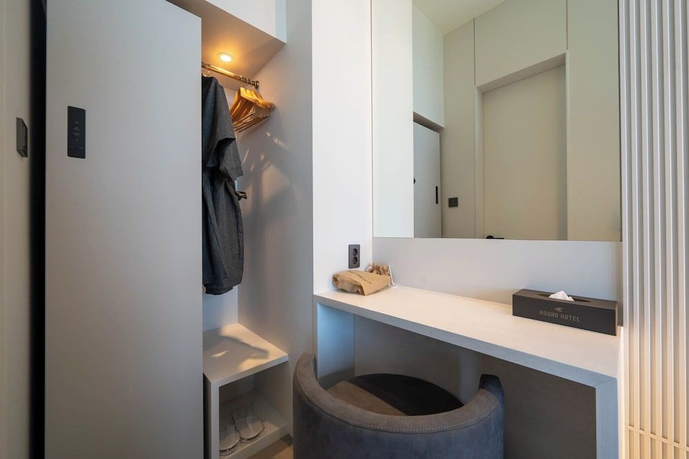 Hound Hotel Daecheon Beranda Suite Room 8