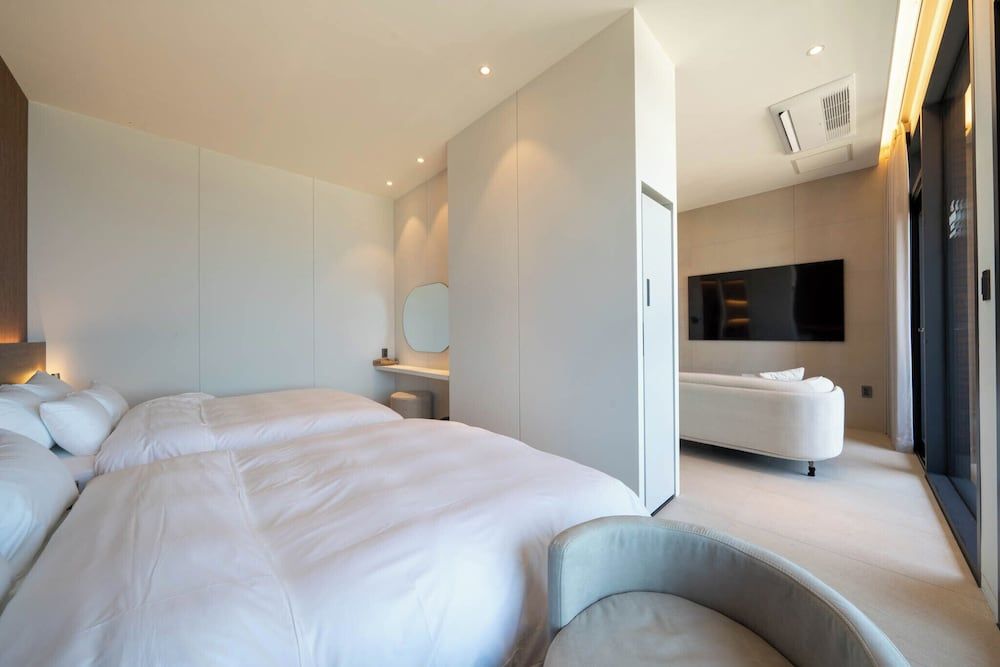 Hound Hotel Daecheon Terrace Spa Family Room 4