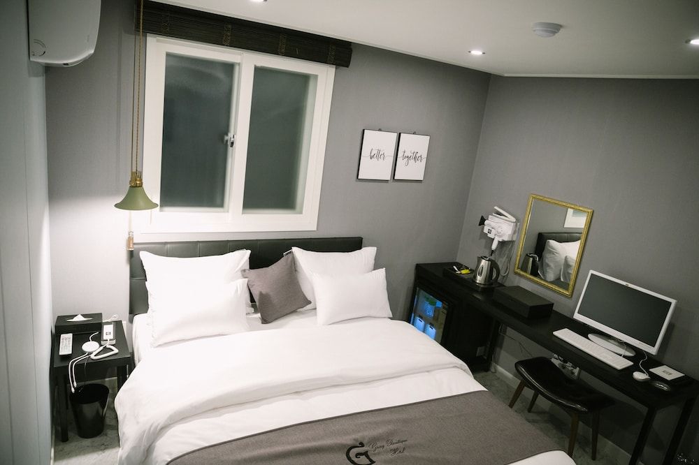 Gray Boutique hotel Standard Double Room 3