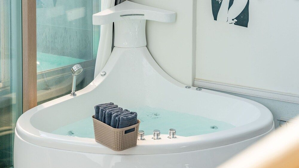 Pohang Blue Hill Pension Basic Room, 1 Bedroom (Room 201 (Ocean View/Pool Villa)) 6