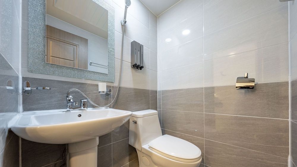 Pohang Blue Hill Pension Basic Room, 2 Bedrooms (Room 103(Ocean View/Pool Villa)) 6