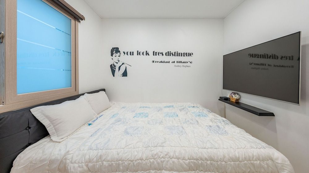 Pohang Blue Hill Pension Basic Room, 2 Bedrooms (Room 103(Ocean View/Pool Villa))