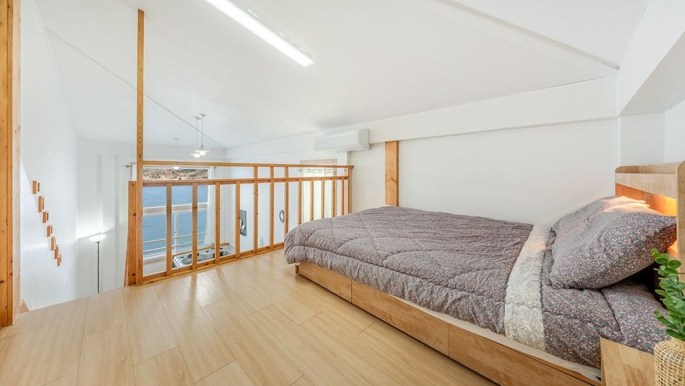 Pohang In The Blue Spa Pension Basic Room, 1 Bedroom (Room 302 (Spa)) 3