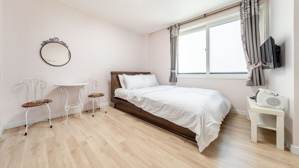 Sokcho Maru Pension Basic Room, 1 Bedroom (SWEET ROOM 302) 2