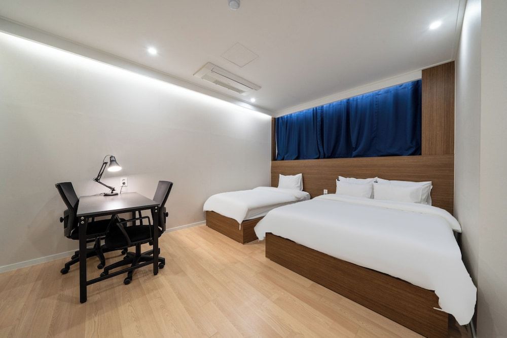 GOYU HOTEL Deluxe Twin Room, Private Bathroom 4