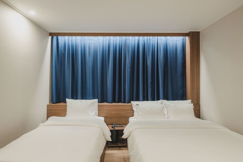 GOYU HOTEL Deluxe Twin Room, Private Bathroom 2