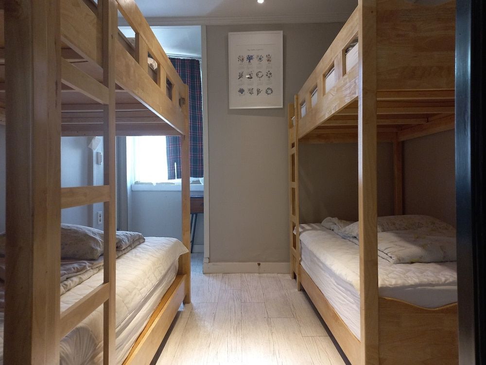 Youngil Dae Guest house Standard Quadruple Room, City View 4