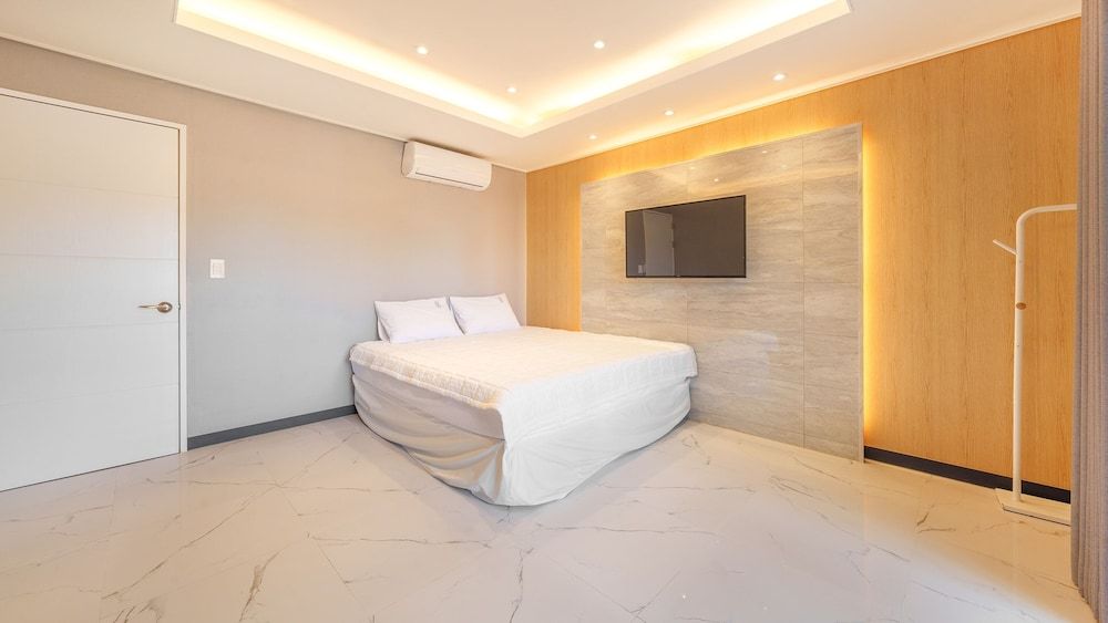 Namhae Onview Pension Basic Room, 1 Bedroom (202) 2